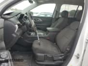 ✅ 2020 Chevrolet Traverse LS • VIN: 1GNERFKW2LJ276170 • Lot: 72087614. Wystawiony na Copart z przebiegiem 162 494 mil. Bezpłatny archiwum sprzedaży aukcyjnych z USA i szczegółowy raport historii pojazdu na DreamBid. Zdjęcie 7.