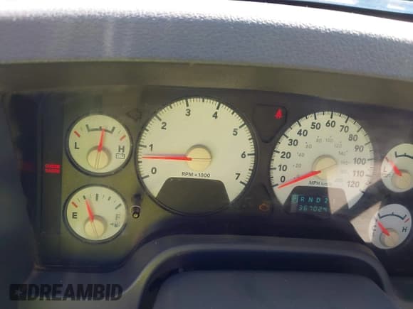 ✅ 2007 Dodge 1500 ST • VIN: 1D7HA18P57S152061 • Lot: 43552018. Wystawiony na IAAI z przebiegiem 367 024 mil. Bezpłatny archiwum sprzedaży aukcyjnych z USA i szczegółowy raport historii pojazdu na DreamBid. Zdjęcie 12.