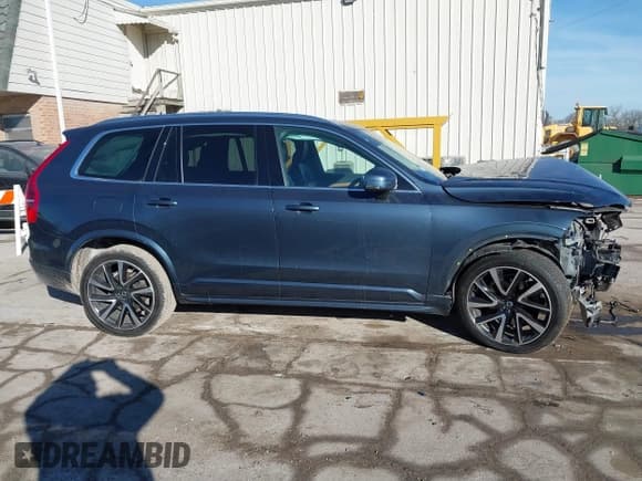 ✅ 2021 Volvo XC90 Momentum • VIN: YV4A221K4M1710669 • Lot: 41417490. Listed on IAAI with 52,236 mi. Free auction sales archive from the USA and detailed vehicle history report at DreamBid. Image 14.