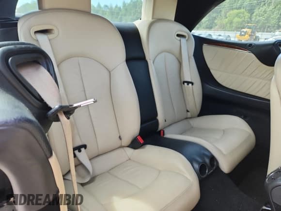 ✅ 2009 Mercedes-Benz CLK 350 • VIN: WDBTK56F79T101434 • Lot: 68716545. Wystawiony na Copart z przebiegiem 207 032 mil. Bezpłatny archiwum sprzedaży aukcyjnych z USA i szczegółowy raport historii pojazdu na DreamBid. Zdjęcie 10.