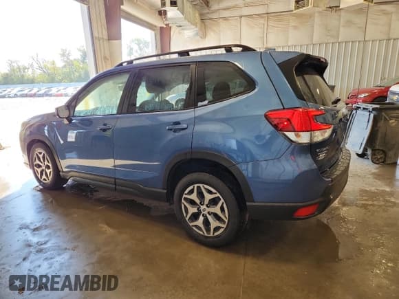✅ 2022 Subaru Forester Premium • VIN: JF2SKAEC3NH458329 • Lot: 81903995. Wystawiony na Copart z przebiegiem 21 132 mil. Bezpłatny archiwum sprzedaży aukcyjnych z USA i szczegółowy raport historii pojazdu na DreamBid. Zdjęcie 2.