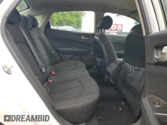 ✅ 2017 Kia Optima LX • VIN: 5XXGT4L33HG136636 • Lot: 58755215. Listed on Copart with 185,284 mi. Free auction sales archive from the USA and detailed vehicle history report at DreamBid. Image 10.