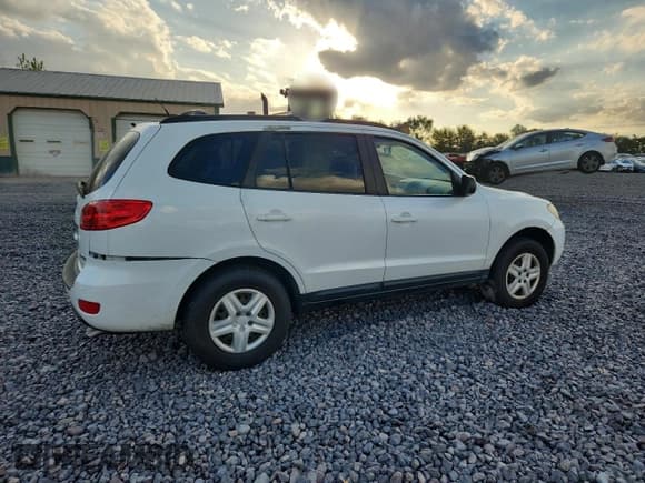✅ 2009 Hyundai Santa Fe GLS • VIN: 5NMSG13D69H289102 • Lot: 85347115. Listed on Copart with 145,938 mi. Free auction sales archive from the USA and detailed vehicle history report at DreamBid. Image 3.