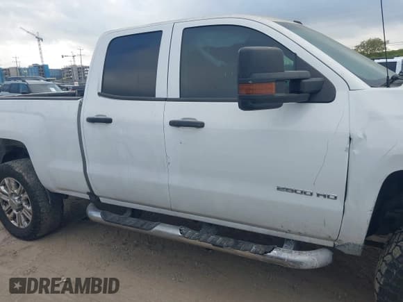 ✅ 2019 Chevrolet Silverado 2500HD Work Truck • VIN: 2GC2KREG3K1114840 • Лот: 43522926. Опубликован ранее на IAAI с пробегом 208 037 миль. Бесплатный доступ к архиву аукционных продаж из США и подробный отчёт об истории автомобиля на DreamBid. Изображение 13.