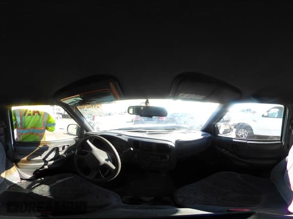 ✅ 1999 GMC Sonoma SLS • VIN: 1GTCS19X5X8528075 • Lot: 43396768. Wystawiony na IAAI z przebiegiem 206 864 mil. Bezpłatny archiwum sprzedaży aukcyjnych z USA i szczegółowy raport historii pojazdu na DreamBid. Zdjęcie 23.