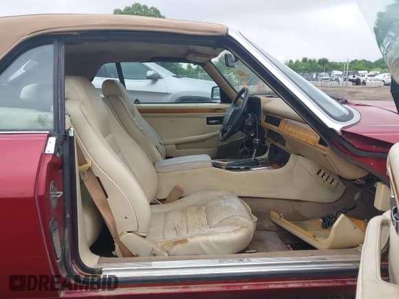 ✅ 1995 Jaguar XJS • VIN: SAJNX2746SC195062 • Лот: 42522318. Опубликован ранее на IAAI с пробегом 95 875 миль. Бесплатный доступ к архиву аукционных продаж из США и подробный отчёт об истории автомобиля на DreamBid. Изображение 5.