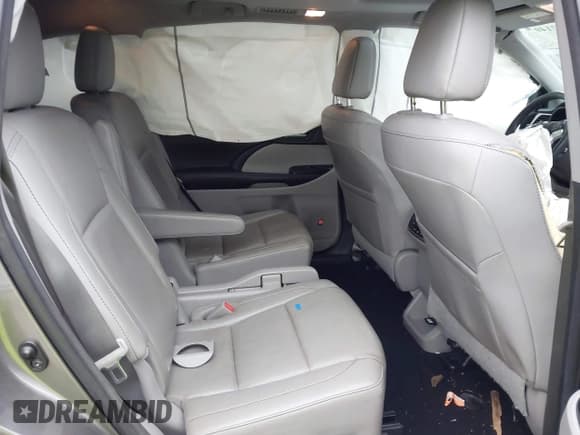 ✅ 2016 Toyota Highlander Limited • VIN: 5TDDKRFH4GS339879 • Lot: 43787140. Listed on IAAI with 150,794 mi. Free auction sales archive from the USA and detailed vehicle history report at DreamBid. Image 8.
