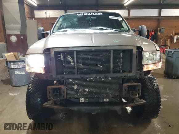 ✅ 2002 Ford F-250 XL • VIN: 1FTNX21S82EC95447 • Lot: 44248925. Wystawiony na Copart z przebiegiem 127 623 mil. Bezpłatny archiwum sprzedaży aukcyjnych z USA i szczegółowy raport historii pojazdu na DreamBid. Zdjęcie 5.