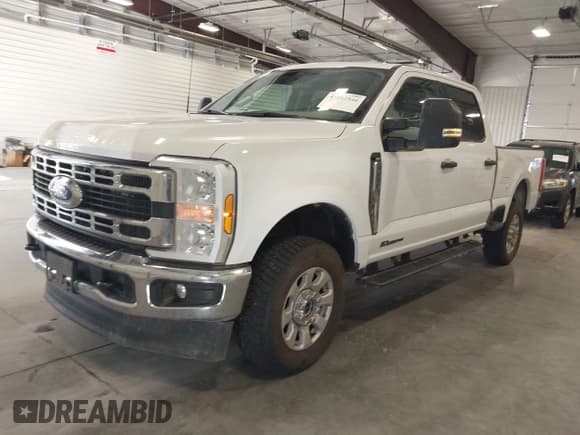 ✅ 2024 Ford F-250 XL • VIN: 1FT7W2BTXRED57136 • Lot: 43162846. Wystawiony na IAAI z przebiegiem 44 979 mil. Bezpłatny archiwum sprzedaży aukcyjnych z USA i szczegółowy raport historii pojazdu na DreamBid. Zdjęcie 2.