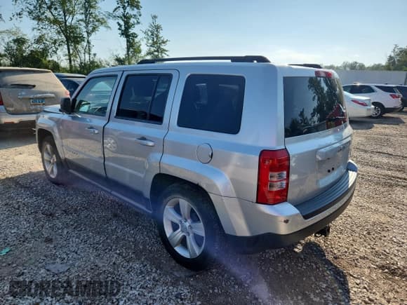 ✅ 2012 Jeep Patriot Latitude • VIN: 1C4NJPFA6CD579388 • Lot: 68714235. Wystawiony na Copart z przebiegiem 121 482 mil. Bezpłatny archiwum sprzedaży aukcyjnych z USA i szczegółowy raport historii pojazdu na DreamBid. Zdjęcie 2.
