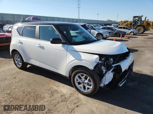 ✅ 2025 Kia Soul LX • VIN: KNDJ23AU8S7269228 • Lot: 69691085. Listed on Copart with 5,447 mi. Free auction sales archive from the USA and detailed vehicle history report at DreamBid. Image 4.