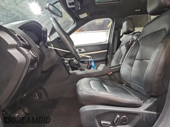 ✅ 2018 Ford Explorer XLT • VIN: 1FM5K8D84JGC14332 • Lot: 92922215. Wystawiony na Copart z przebiegiem 71 656 mil. Bezpłatny archiwum sprzedaży aukcyjnych z USA i szczegółowy raport historii pojazdu na DreamBid. Zdjęcie 7.