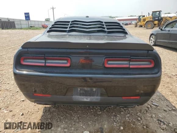 ✅ 2018 Dodge Challenger T/A • VIN: 2C3CDZBT3JH334537 • Lot: 65013004. Wystawiony na Copart z przebiegiem 86 398 mil. Bezpłatny archiwum sprzedaży aukcyjnych z USA i szczegółowy raport historii pojazdu na DreamBid. Zdjęcie 6.