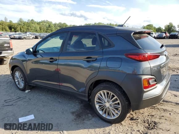 ✅ 2018 Hyundai Kona SEL • VIN: KM8K6CAA2JU103717 • Лот: 63453194. Опубликован ранее на Copart с пробегом 25 461 миль. Бесплатный доступ к архиву аукционных продаж из США и подробный отчёт об истории автомобиля на DreamBid. Изображение 2.