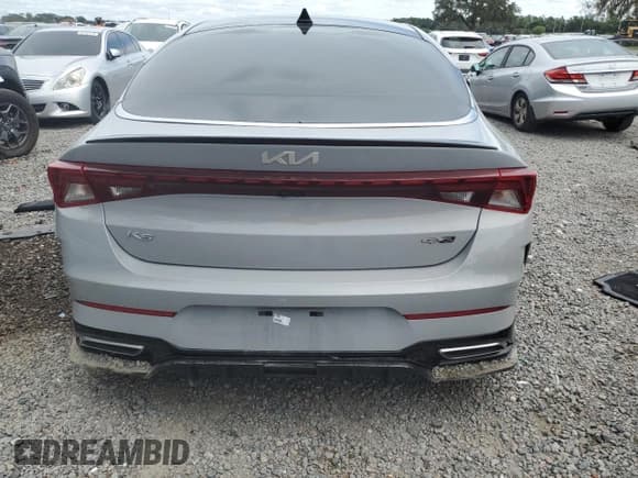 ✅ 2022 Kia K5 GT-Line • VIN: 5XXG64J28NG157091 • Lot: 81291305. Wystawiony na Copart z przebiegiem 56 258 mil. Bezpłatny archiwum sprzedaży aukcyjnych z USA i szczegółowy raport historii pojazdu na DreamBid. Zdjęcie 6.