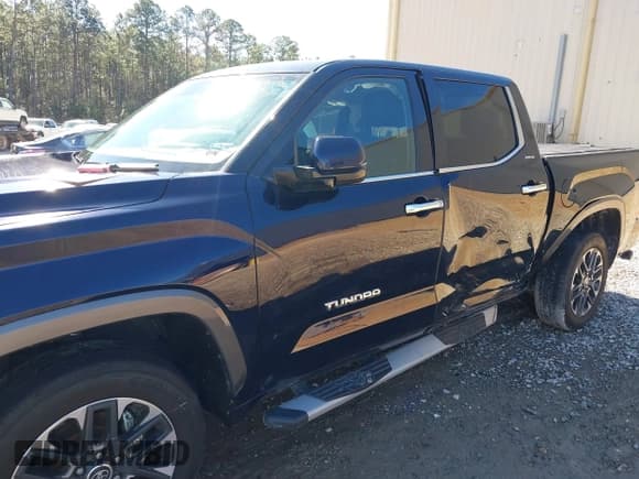 ✅ 2023 Toyota Tundra Limited • VIN: 5TFJA5DB6PX105721 • Lot: 41397421. Listed on IAAI with 44,822 mi. Free auction sales archive from the USA and detailed vehicle history report at DreamBid. Image 6.