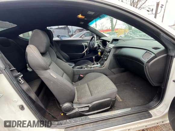 ✅ 2013 Hyundai Genesis Coupe R-Spec • VIN: KMHHT6KD9DU101531 • Lot: 49768125. Wystawiony na Copart z przebiegiem 103 932 mil. Bezpłatny archiwum sprzedaży aukcyjnych z USA i szczegółowy raport historii pojazdu na DreamBid. Zdjęcie 5.