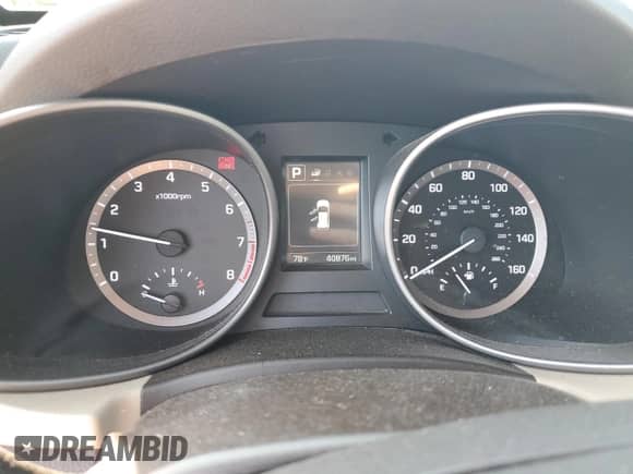 ✅ 2018 Hyundai Santa Fe 2.4L • VIN: 5NMZU3LB2JH068554 • Lot: 43592033. Wystawiony na Copart z przebiegiem 40 876 mil mil. Skorzystaj z bezpłatnego archiwum sprzedaży aukcyjnych z USA i zobacz szczegółowy raport historii pojazdu na DreamBid. Zdjęcie 9.