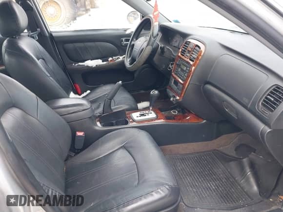 2004 Hyundai Sonata GLS z VIN KMHWF35H54A993497, wystawiony jako IAAI lot #41514677 z przebiegiem 45 330 mil mil oraz . Historia ofert i sprzedaży dostępna na DreamBid. Obrazek 5.