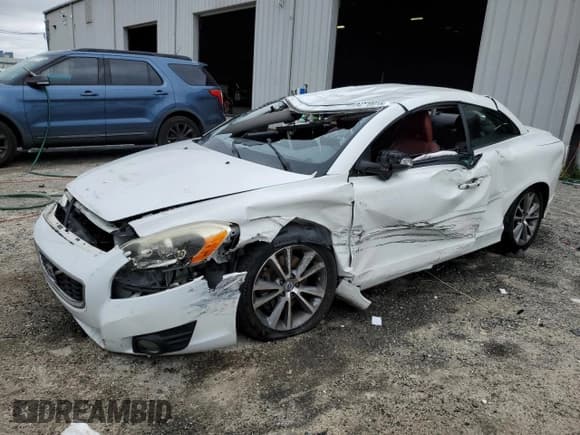 ✅ 2012 Volvo C70 T5 • VIN: YV1672MC7CJ127231 • Лот: 84770915. Опубликован ранее на Copart с пробегом 154 958 миль. Бесплатный доступ к архиву аукционных продаж из США и подробный отчёт об истории автомобиля на DreamBid. Изображение 1.