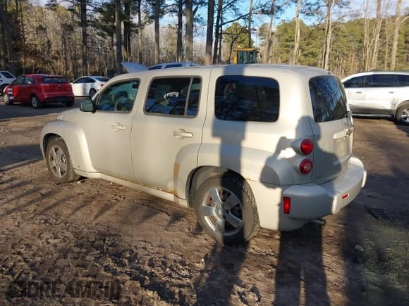 ✅ 2009 Chevrolet HHR LS • VIN: 3GNCA13B69S646721 • Lot: 41388121. Listed on IAAI with 178,861 mi. Free auction sales archive from the USA and detailed vehicle history report at DreamBid. Image 3.