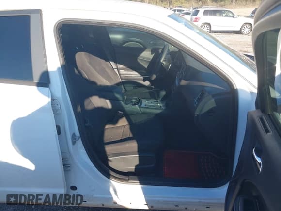 ✅ 2013 Dodge Charger SE • VIN: 2C3CDXBG5DH624855 • Лот: 43641096. Опубликован ранее на IAAI с пробегом 142 741 миль. Бесплатный доступ к архиву аукционных продаж из США и подробный отчёт об истории автомобиля на DreamBid. Изображение 5.