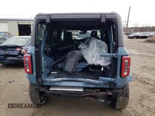 ✅ 2022 Ford Bronco • VIN: 1FMDE5BH7NLB57285 • Lot: 39157963. Wystawiony na Copart z przebiegiem 510 mil. Bezpłatny archiwum sprzedaży aukcyjnych z USA i szczegółowy raport historii pojazdu na DreamBid. Zdjęcie 6.