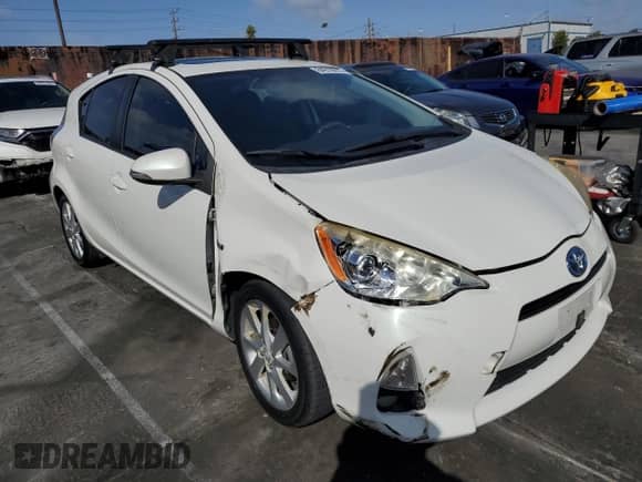 2012 Toyota Prius Two с VIN JTDKDTB39C1007307, выставлен на аукционе Copart как лот 84910615 с пробегом 235 656 миль миль и Списание • Salvage title. История ставок и продаж доступна на DreamBid. Изображение 4.