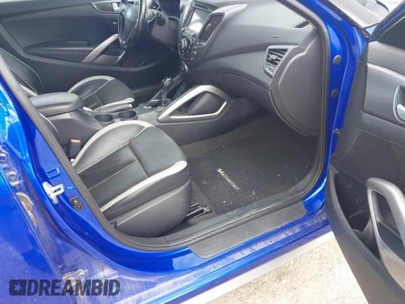 ✅ 2013 Hyundai Veloster Turbo • VIN: KMHTC6AE8DU176516 • Lot: 43166189. Wystawiony na IAAI z przebiegiem 69 989 mil. Bezpłatny archiwum sprzedaży aukcyjnych z USA i szczegółowy raport historii pojazdu na DreamBid. Zdjęcie 5.