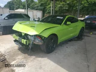 ✅ 2020 Ford Mustang EcoBoost Premium • VIN: 1FA6P8THXL5157828 • Лот: 61153635. Опубликован ранее на Copart с пробегом 67 713 миль. Бесплатный доступ к архиву аукционных продаж из США и подробный отчёт об истории автомобиля на DreamBid. Изображение 1.