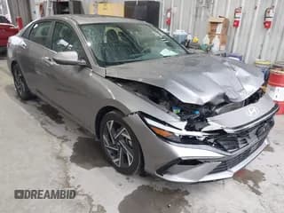 ✅ 2025 Hyundai Elantra SEL Convenience • VIN: KMHLS4DG6SU888914 • Lot: 43863617. Wystawiony na IAAI z przebiegiem 26 791 mil. Bezpłatny archiwum sprzedaży aukcyjnych z USA i szczegółowy raport historii pojazdu na DreamBid. Zdjęcie 1.