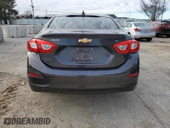 ✅ 2017 Chevrolet Cruze LT • VIN: 1G1BE5SM9H7266796 • Lot: 70294942. Listed on Copart with 160,978 mi. Free auction sales archive from the USA and detailed vehicle history report at DreamBid. Image 6.