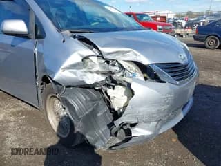 ✅ 2011 Toyota Sienna LE • VIN: 5TDKK3DC9BS096493 • Lot: 43499233. Listed on IAAI with 329,965 mi. Free auction sales archive from the USA and detailed vehicle history report at DreamBid. Image 6.