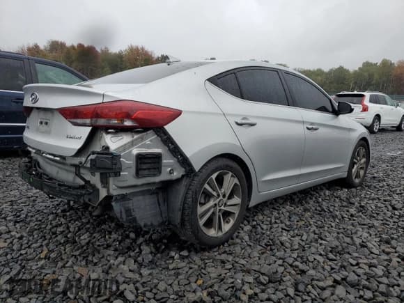 ✅ 2017 Hyundai Elantra Limited • VIN: 5NPD84LF5HH017831 • Lot: 82320665. Wystawiony na Copart z przebiegiem 136 832 mil. Bezpłatny archiwum sprzedaży aukcyjnych z USA i szczegółowy raport historii pojazdu na DreamBid. Zdjęcie 3.