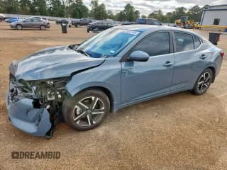 ✅ 2024 Nissan Sentra SV • VIN: 3N1AB8CVXRY241204 • Lot: 90575785. Wystawiony na Copart z przebiegiem 39 937 mil. Bezpłatny archiwum sprzedaży aukcyjnych z USA i szczegółowy raport historii pojazdu na DreamBid. Zdjęcie 1.