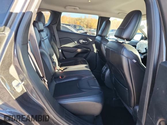 ✅ 2019 Jeep Cherokee Trailhawk • VIN: 1C4PJMBX3KD394635 • Lot: 90717945. Listed on Copart with 82,893 mi. Free auction sales archive from the USA and detailed vehicle history report at DreamBid. Image 11.