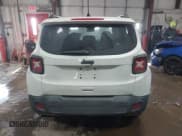 ✅ 2020 Jeep Renegade Altitude • VIN: ZACNJABBXLPL10367 • Lot: 41599445. Wystawiony na IAAI z przebiegiem 136 965 mil. Bezpłatny archiwum sprzedaży aukcyjnych z USA i szczegółowy raport historii pojazdu na DreamBid. Zdjęcie 16.