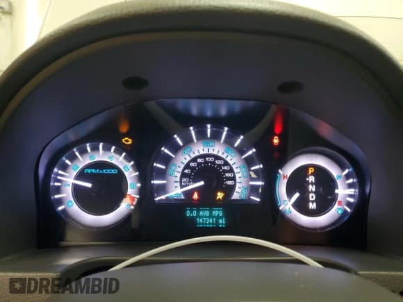 ✅ 2010 Mercury Milan Premier • VIN: 3MEHM0JG2AR645722 • Лот: 91095075. Опубликован ранее на Copart с пробегом 147 341 миль. Бесплатный доступ к архиву аукционных продаж из США и подробный отчёт об истории автомобиля на DreamBid. Изображение 9.