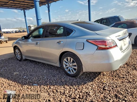 ✅ 2015 Nissan Altima 2.5 • VIN: 1N4AL3AP4FN337748 • Lot: 93451465. Listed on Copart with 133,726 mi. Free auction sales archive from the USA and detailed vehicle history report at DreamBid. Image 2.