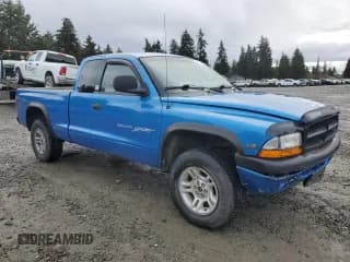 ✅ 2000 Dodge Dakota Sport • VIN: 1B7GG22N4YS715071 • Lot: 43477865. Wystawiony na Copart z przebiegiem 226 387 mil. Bezpłatny archiwum sprzedaży aukcyjnych z USA i szczegółowy raport historii pojazdu na DreamBid. Zdjęcie 4.