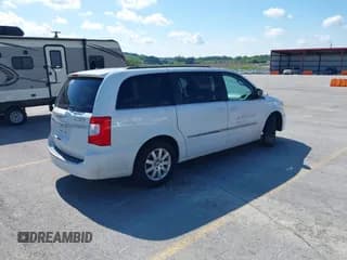 ✅ 2015 Chrysler Town & Country Touring • VIN: 2C4RC1BG1FR697899 • Лот: 39444459. Опубликован ранее на IAAI с пробегом 199 690 миль. Бесплатный доступ к архиву аукционных продаж из США и подробный отчёт об истории автомобиля на DreamBid. Изображение 4.