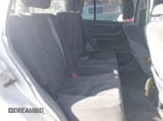 ✅ 1998 Honda CR-V LX • VIN: JHLRD2848WC015144 • Lot: 43085983. Wystawiony na IAAI z przebiegiem 230 592 mil. Bezpłatny archiwum sprzedaży aukcyjnych z USA i szczegółowy raport historii pojazdu na DreamBid. Zdjęcie 8.