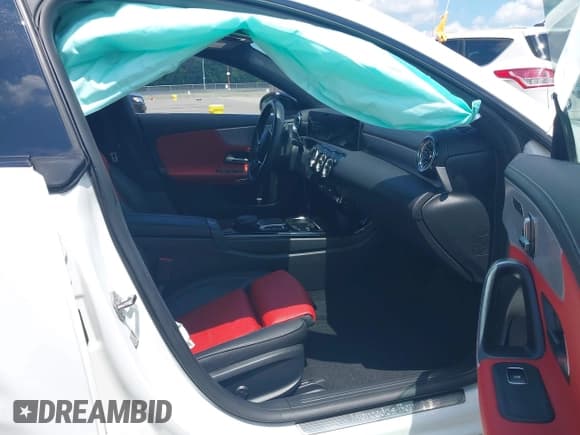 ✅ 2022 Mercedes-Benz CLA 250 • VIN: W1K5J4HB0NN267204 • Лот: 42742400. Опубликован ранее на IAAI с пробегом 52 361 миль. Бесплатный доступ к архиву аукционных продаж из США и подробный отчёт об истории автомобиля на DreamBid. Изображение 5.