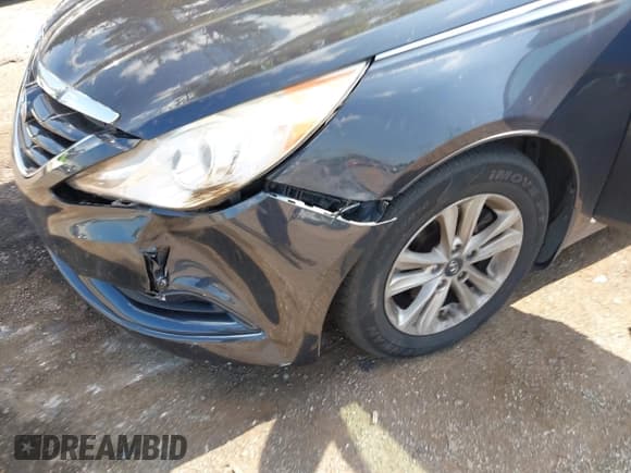 ✅ 2011 Hyundai Sonata GLS • VIN: 5NPEB4AC7BH302925 • Lot: 43274700. Listed on IAAI with 136,580 mi. Free auction sales archive from the USA and detailed vehicle history report at DreamBid. Image 6.