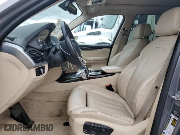 ✅ 2014 BMW X5 xDrive35d • VIN: 5UXKS4C55E0J96136 • Lot: 84450305. Listed on Copart with 158,688 mi. Free auction sales archive from the USA and detailed vehicle history report at DreamBid. Image 7.