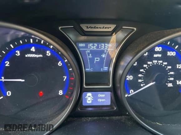 ✅ 2013 Hyundai Veloster Turbo • VIN: KMHTC6AE7DU115884 • Lot: 84959054. Wystawiony na Copart z przebiegiem 152 133 mil. Bezpłatny archiwum sprzedaży aukcyjnych z USA i szczegółowy raport historii pojazdu na DreamBid. Zdjęcie 8.