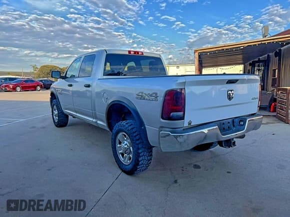 ✅ 2017 Ram 2500 Tradesman • VIN: 3C6UR5CJ2HG693306 • Lot: 95771575. Wystawiony na Copart z przebiegiem 184 589 mil. Bezpłatny archiwum sprzedaży aukcyjnych z USA i szczegółowy raport historii pojazdu na DreamBid. Zdjęcie 3.