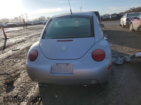 ✅ 2003 Volkswagen Beetle GLS • VIN: 3VWCK21C63M417214 • Lot: 84892564. Listed on Copart with 137,650 mi. Free auction sales archive from the USA and detailed vehicle history report at DreamBid. Image 6.