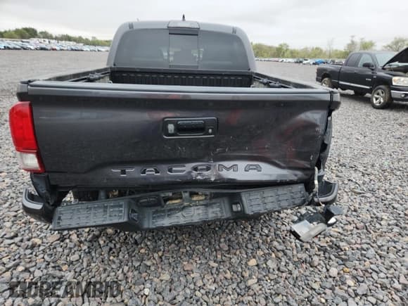 ✅ 2018 Toyota Tacoma TRD Off Road • VIN: 3TMCZ5AN3JM146093 • Лот: 85602295. Опубликован ранее на Copart с пробегом 157 984 миль. Бесплатный доступ к архиву аукционных продаж из США и подробный отчёт об истории автомобиля на DreamBid. Изображение 6.