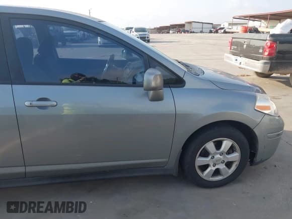 ✅ 2007 Nissan Versa S • VIN: 3N1BC13EX7L389601 • Lot: 43065816. Listed on IAAI with 135,357 mi. Free auction sales archive from the USA and detailed vehicle history report at DreamBid. Image 20.